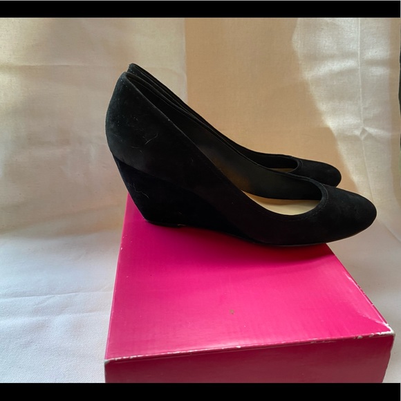 Kate Spade Halle Too Black Suede Wedge Sz 6.5 - Picture 4 of 8